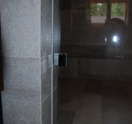 Panel prysznicowy - detal mocowania