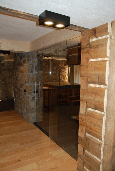 Kamień, drewno, szkło.