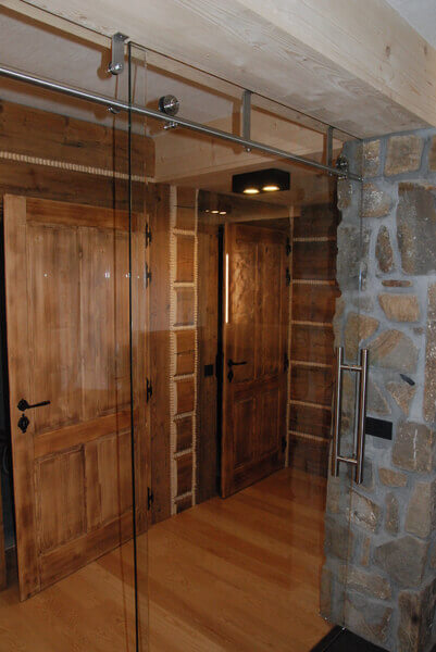 Zabudowa szklana - mocowanie sufitowe